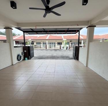 Small Yard Homestay Sungai Siput Cozy 3BR 6-8 Pax in Sungai Siput