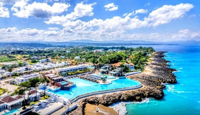 Sosua Ocean Village Luxury Villa: 3BR/3.5BA Pool Oasis in Sosúa