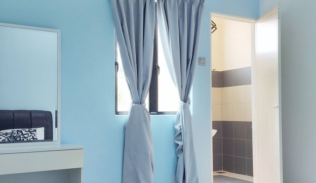 Spacious 2 Storey Semi-D Homestay Nilai & KLIA F1 Sepang in NILAI