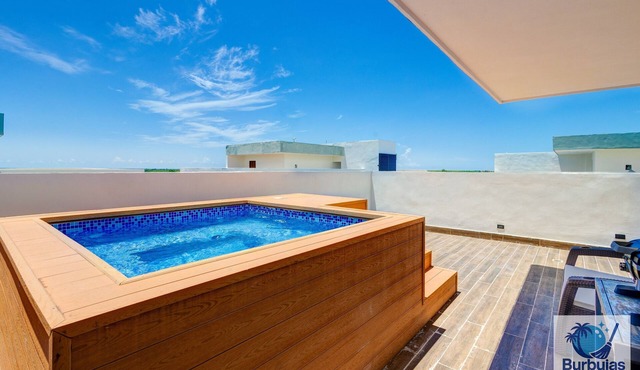Spacious 3-bedroom apartment with private Jacuzzi close to Cruise Terminal in La Romana
