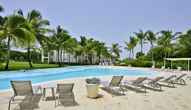 Spacious and fully-equiped apartment with golf view in exclusive beach resort in Punta Cana