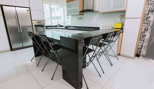 Spacious Luxury 6BR Home in Kemensah, KL