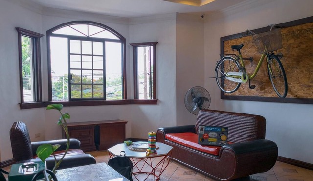 Spinning Cat Hostel - Adults Only