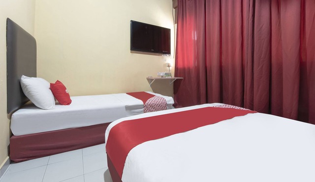 Spot On 90305 Hen Hen Hotel in Kulai