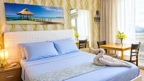 Stay & Fly at Amani Grand Resort Residences with Pool Gym Netflix Fast WiFi 3 Guests