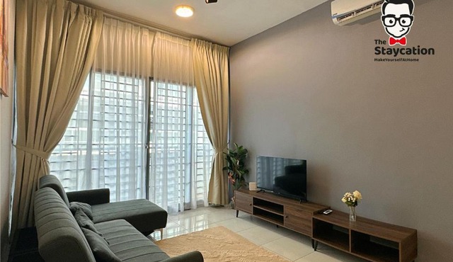 Staycation Homestay 12 Liberty Grove Near Airport in Kuching