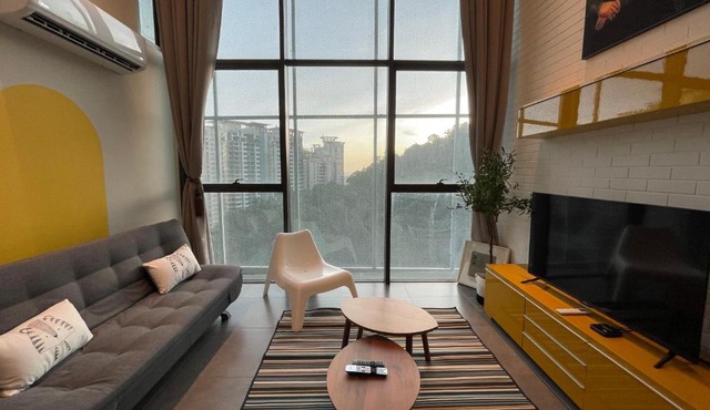 Studio Loft Empire Damansara Free WiFi & Parking