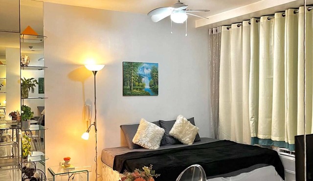 Studio w/Balcony-Rooftop Pool-Gym-Mall - Gramercy Residences in Makati