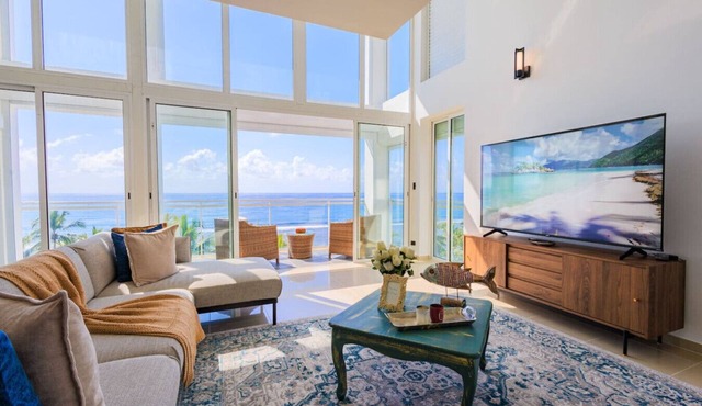 Stunning Beach Front 5BD Penthouse, Spectacular Sea Views in Playa Juan Dolio
