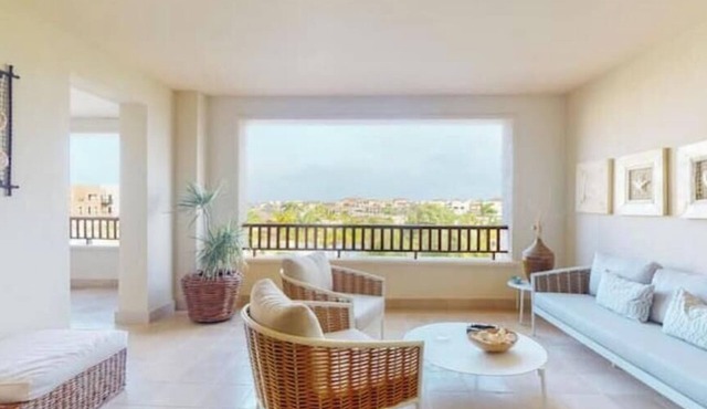 Stunning Fishing Lodge apt w/marina and pool view in La Altagracia