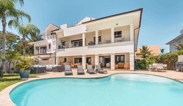 Stunning villa with river views and full staff in Casa De Campo