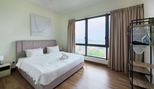 Stylish 2BR Family Stay Near Jonker Street