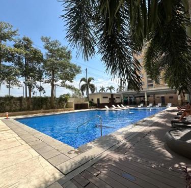 Stylish Condo Near Mall with Pool & Netflix in Binan City
