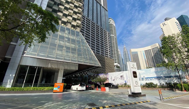 Stylish KLCC Apartment with Stunning City Views in Kuala Lumpur