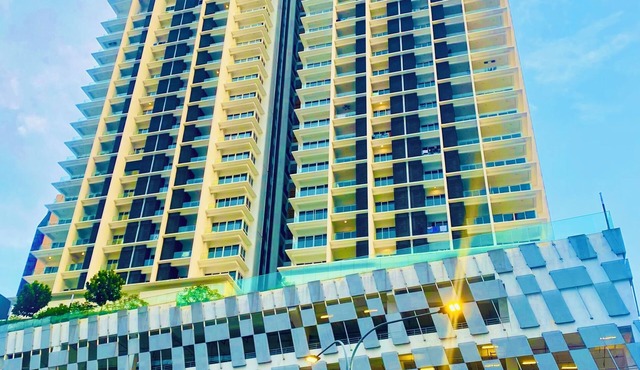Stylish Quill Residence with Infinity Pool & Gym in Kuala Lumpur