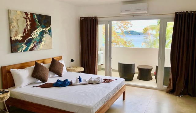 Sunset Cove Beach & Dive Resort