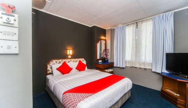 Super OYO 1026 Hotel Lutana
