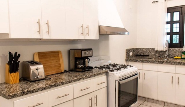 Surfing in Cabarete! 2BD condo near beach, fully equipped in Cabarete