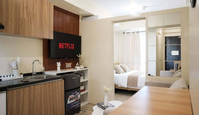 The Executive Rentals-Makati Skyview Condo| Near Airport| Walk to Malls & MRT in Makati City