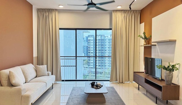 The Jelutong Trio, Spacious 3-Bedroom Luxury Stay