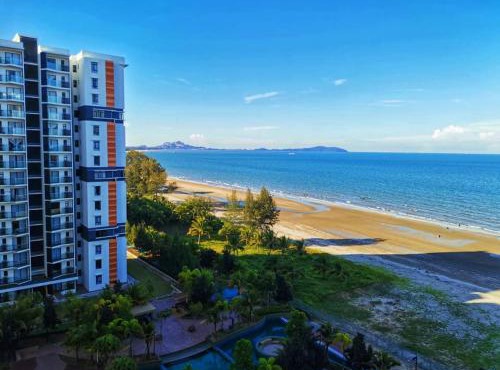 TimurBay Seafront Holiday Pool & Seaview in Kuantan