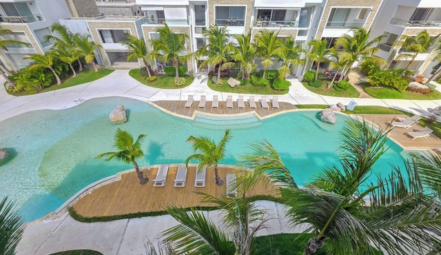 Trinidad 302 Luxury Beachfront Penthouse Rooftop Jacuzzi Aqua Esmeralda in Dominicus