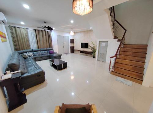 Triple Z Homestay Kuching - LANDED 14 PAX in Kuching