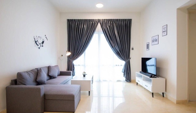 TriTower 2BR Opp JB CIQ 6Pax WiFi Free Parking