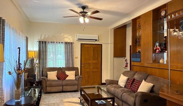 Turtle Nest Guest House - Saipan Villa in Mambajao