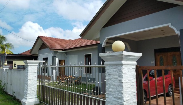 Ulya Homestay 1 in Kampung Raja