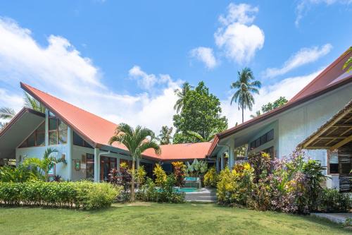 Union House with generator in Dapa