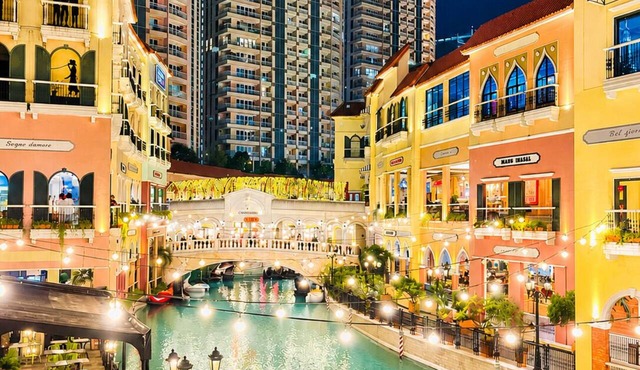 Venice Luxury Residences with direct access to Venice Mall, near BGC & Airport in Taguig