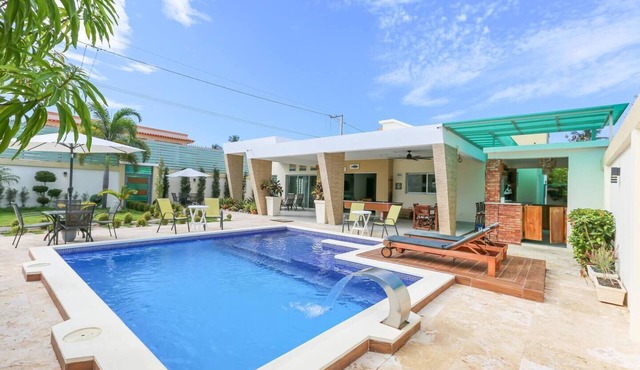 Villa Alida @Nagua +Pool+ Beach +DailyMaid & BBQ in Matancita
