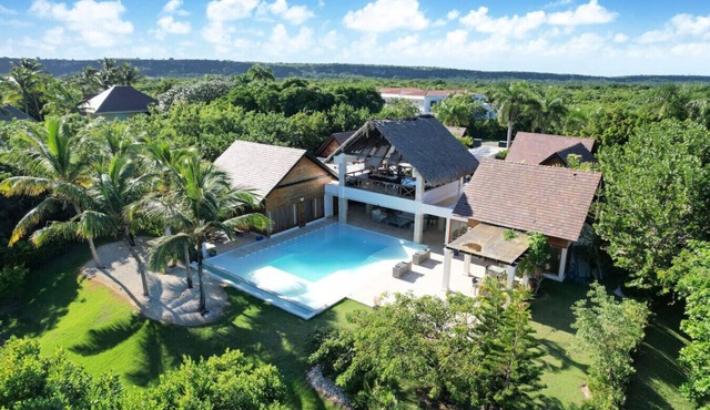 Villa Monica: Private retreat near golf w/staff, pool & golf cart in Punta Cana