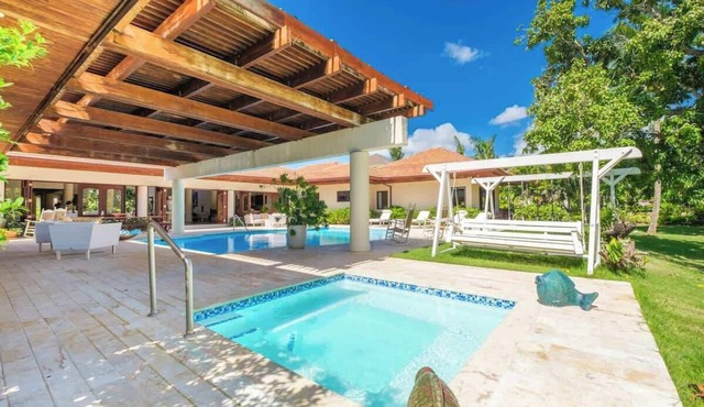 Villa Paradiso, great outdoors ,spacious villa in La Romana