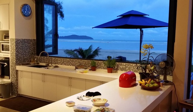 Villaku Residences Beachfront in Balok