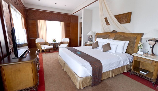Waterfront Airport Hotel & Casino in Lapu-Lapu