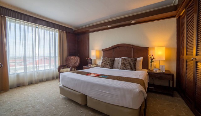 Waterfront Airport Hotel & Casino in Lapu-Lapu