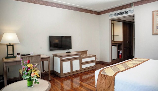 Waterfront Insular Hotel Davao in Davao