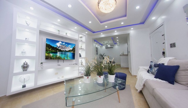 Winter-FamilyF King Bed Hot Water Wifi Iconic City in Santo Domingo Este