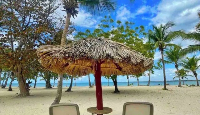 Your Caribbean island paradise condo just steps away from the beach in Romana