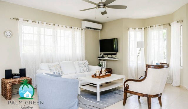 Your Luxury Vacation Villa walk distance to the beach with 15%off weekly in Bávaro