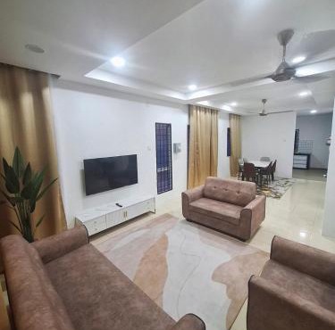 Zehra Villa Seri Iskandar with Private Pool in Bota