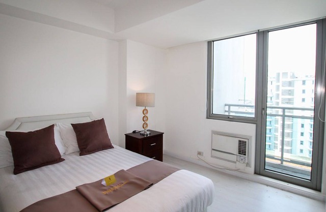 1-BR Beach View @ Azure St. Tropez 1907 in Parañaque