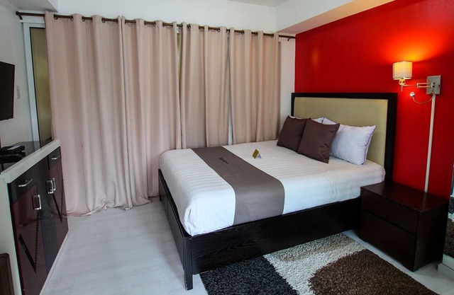 1-BR Beach View @ St. Tropez G07 in Parañaque