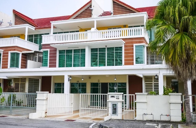 Comfort Room in Bungalow 10min to Straits Quay 1 in George Town