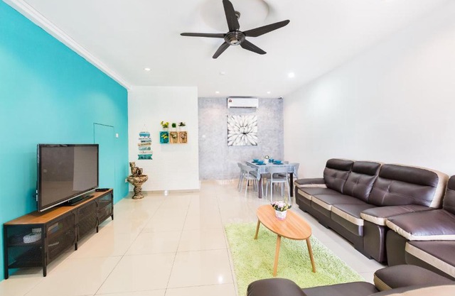 Double Storey Deluxe House by DH Bukit Indah