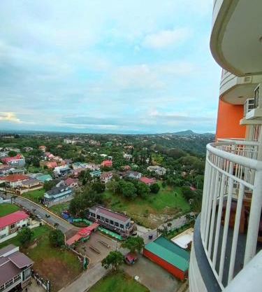 Tagaytay Condo with overlooking