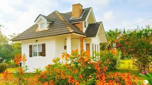 Tehel Farmhouse 