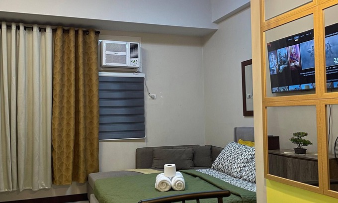 Pasay Apartment | 101 Newport Blvd: SkyBison Aerie - NAIA3 15-min Walking, Netflix, HighSpeed WiFi